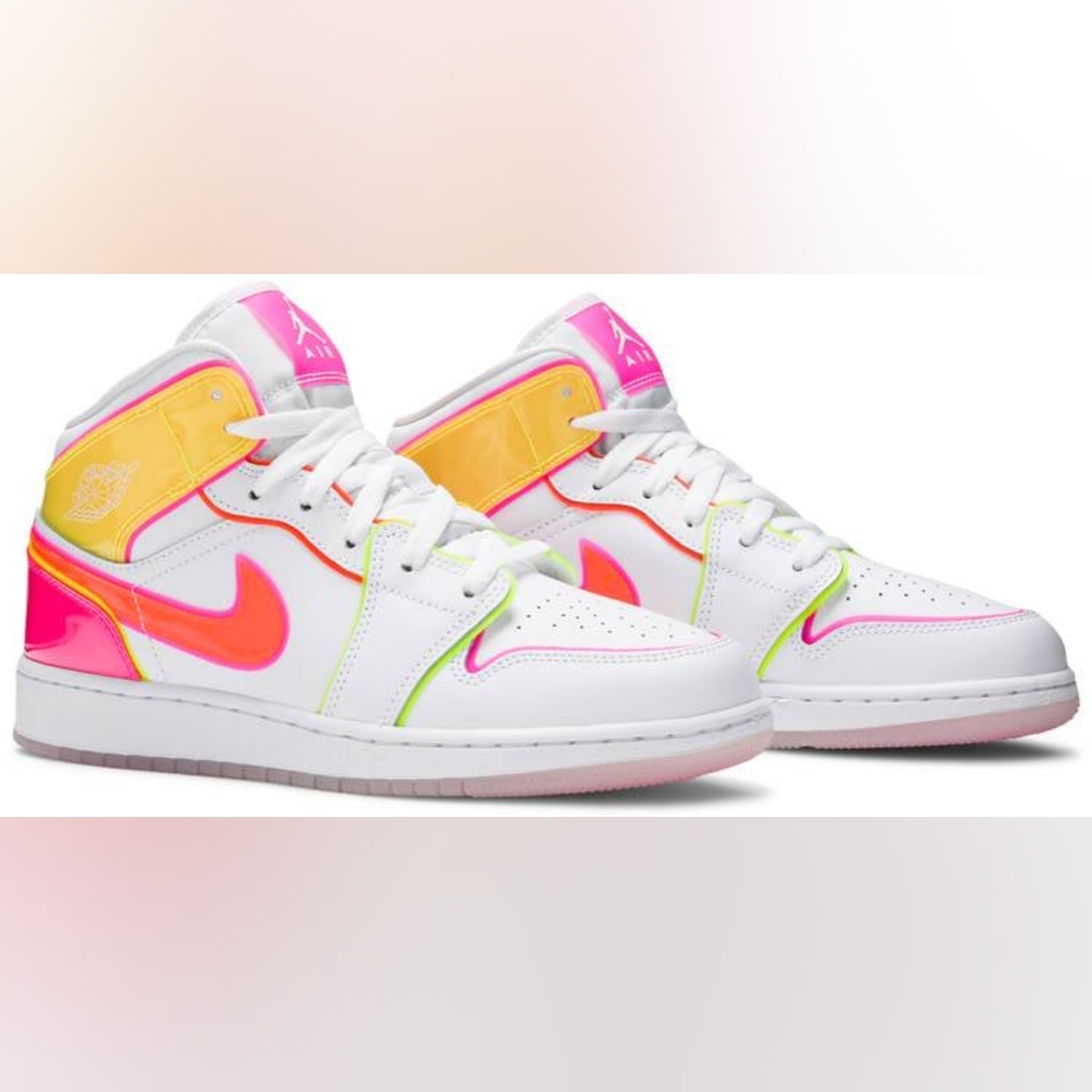 Air Jordan 1 Mid Edge Glow US 6.5Y